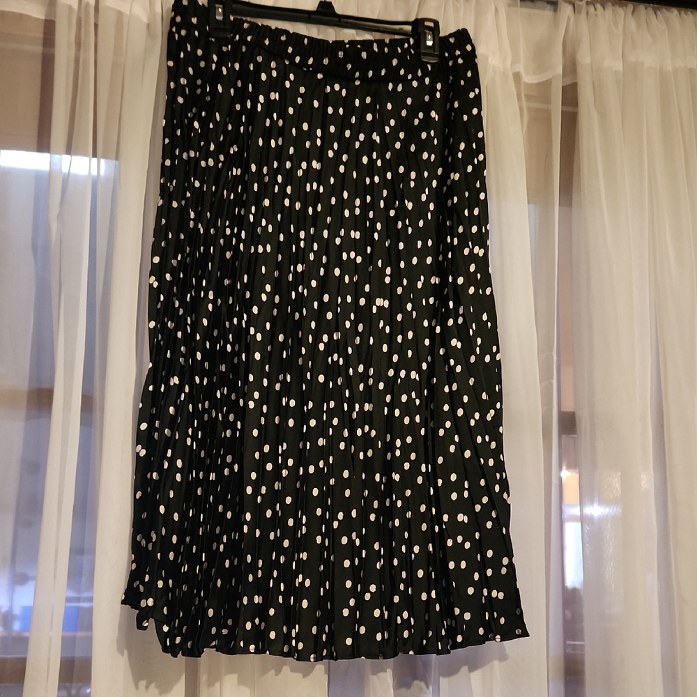 Time and Tru Black Skirt with White Dots